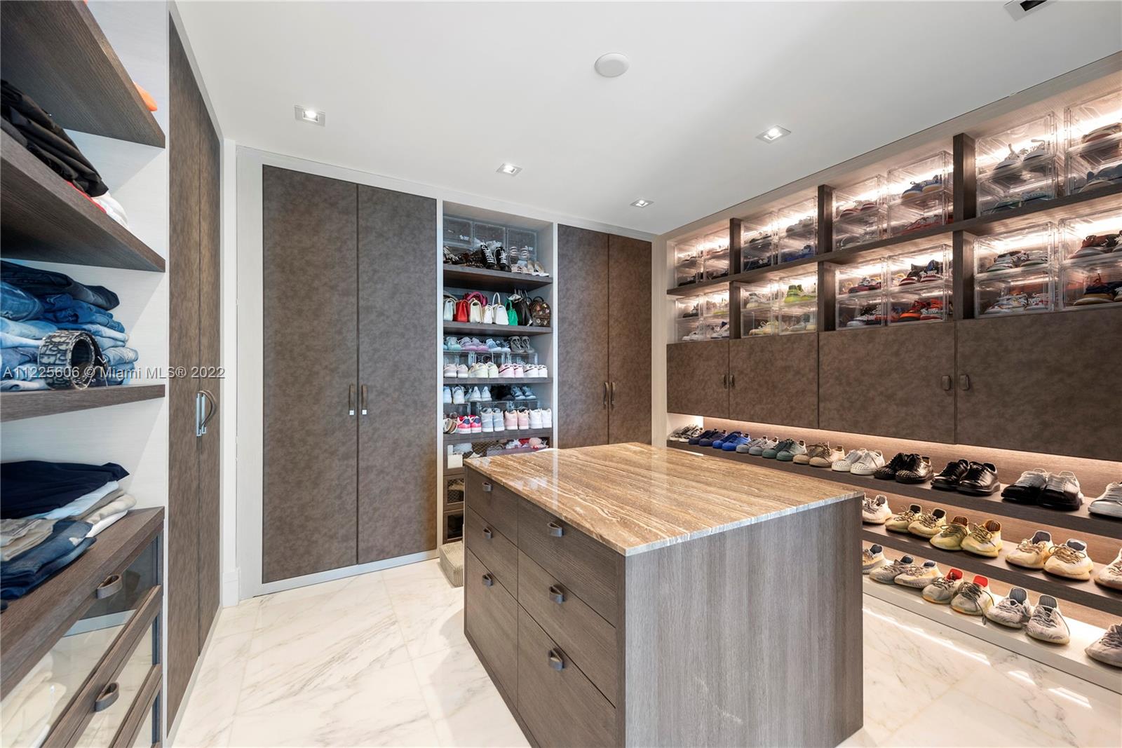 MUSE CONDO - Residential