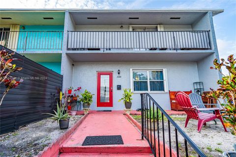 Single Family Residence in North Miami Beach FL 2100 170th St.jpg