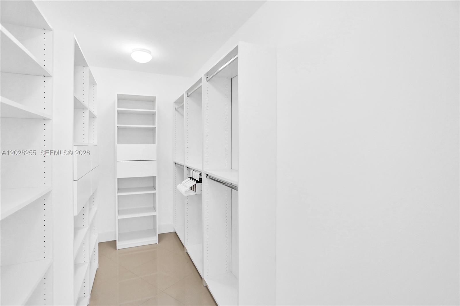 TDR TOWER II CONDO - Residential