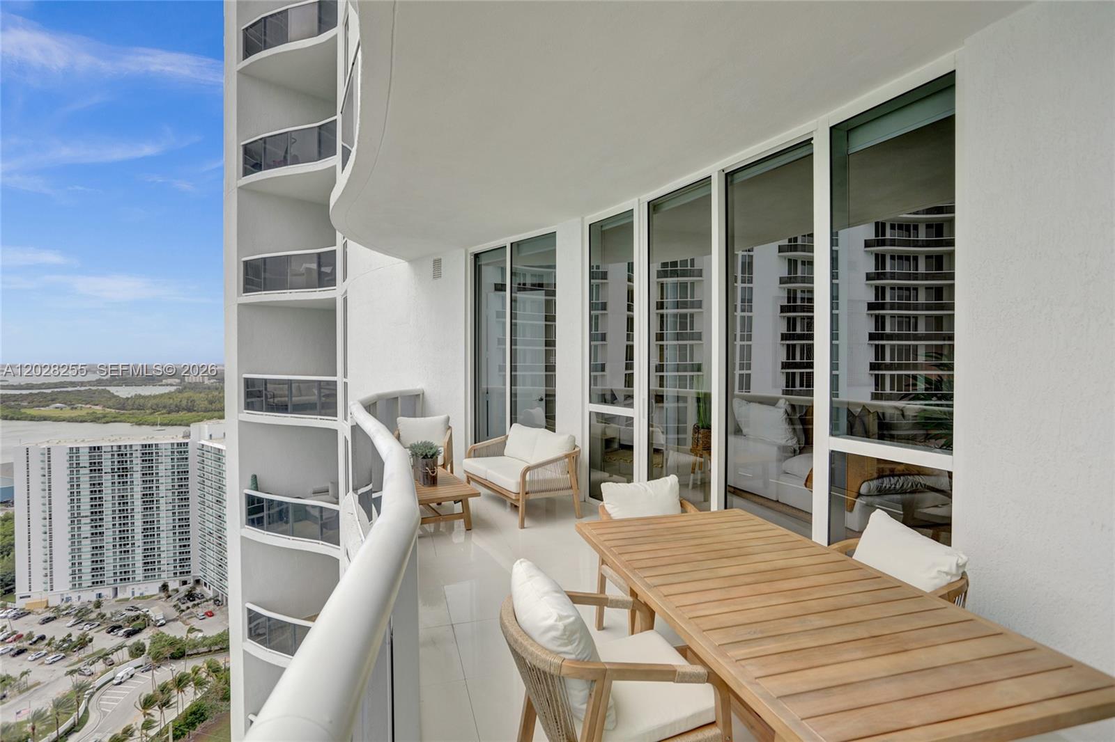 TDR TOWER II CONDO - Residential