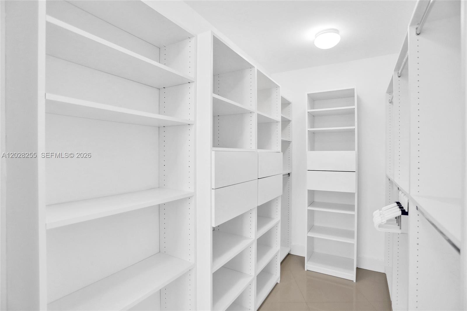 TDR TOWER II CONDO - Residential