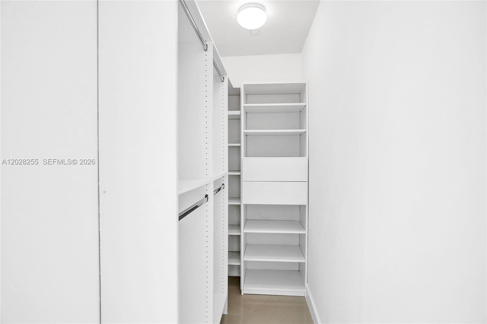 TDR TOWER II CONDO - Residential