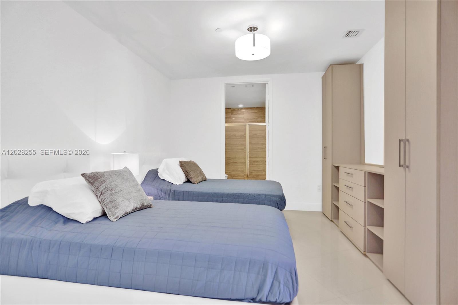TDR TOWER II CONDO - Residential