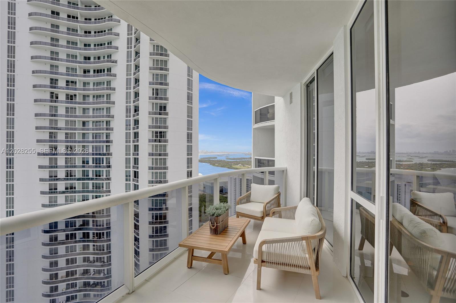 TDR TOWER II CONDO - Residential