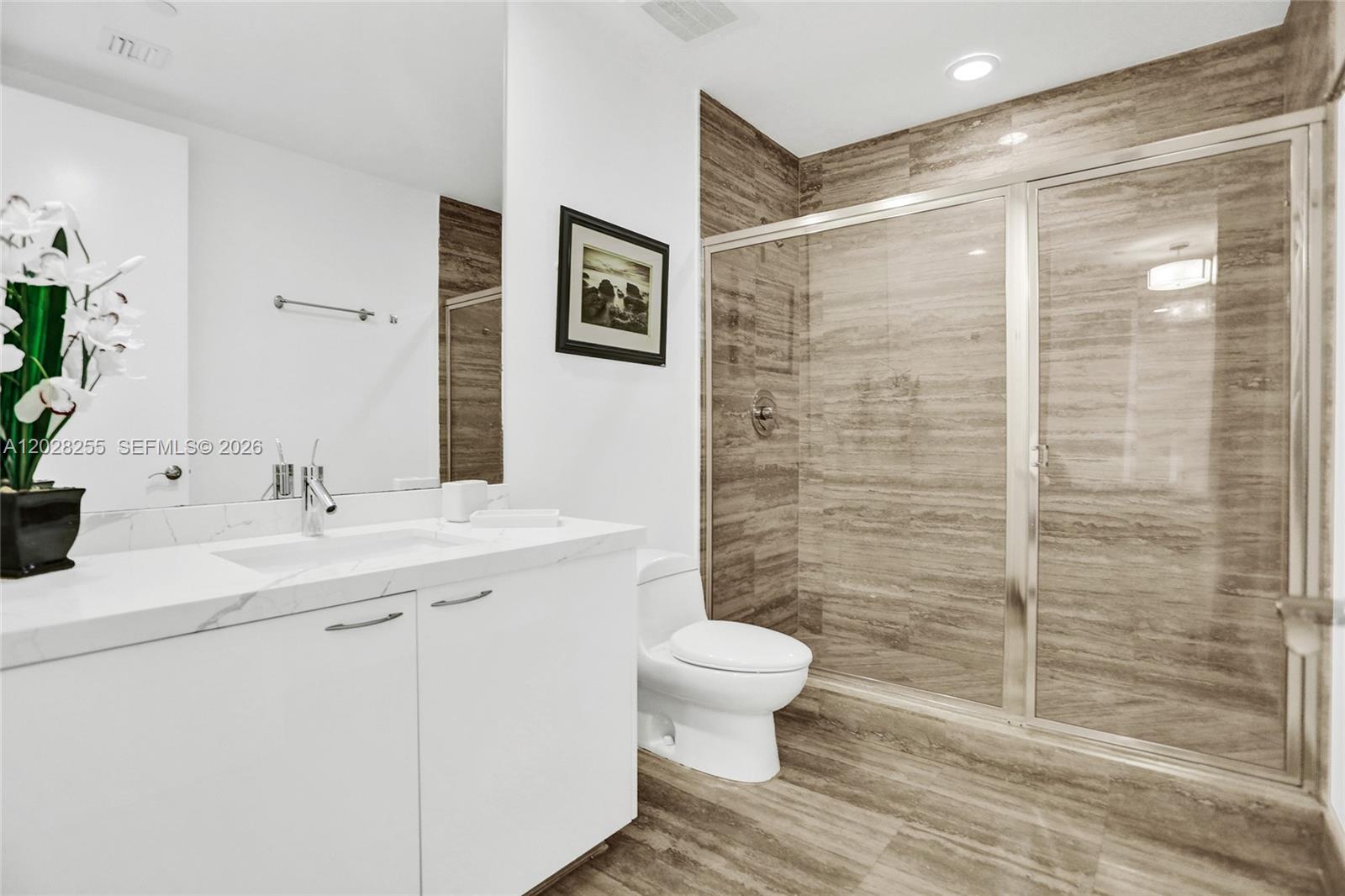 TDR TOWER II CONDO - Residential