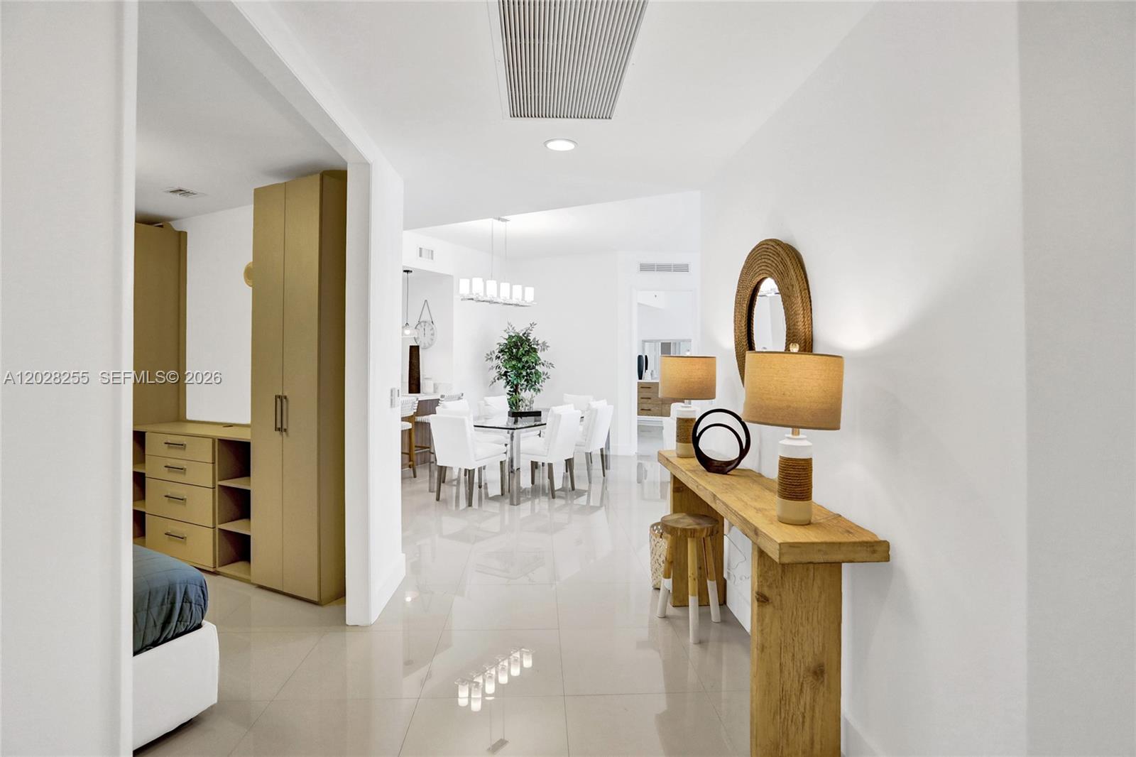 15901 Collins Ave 2807