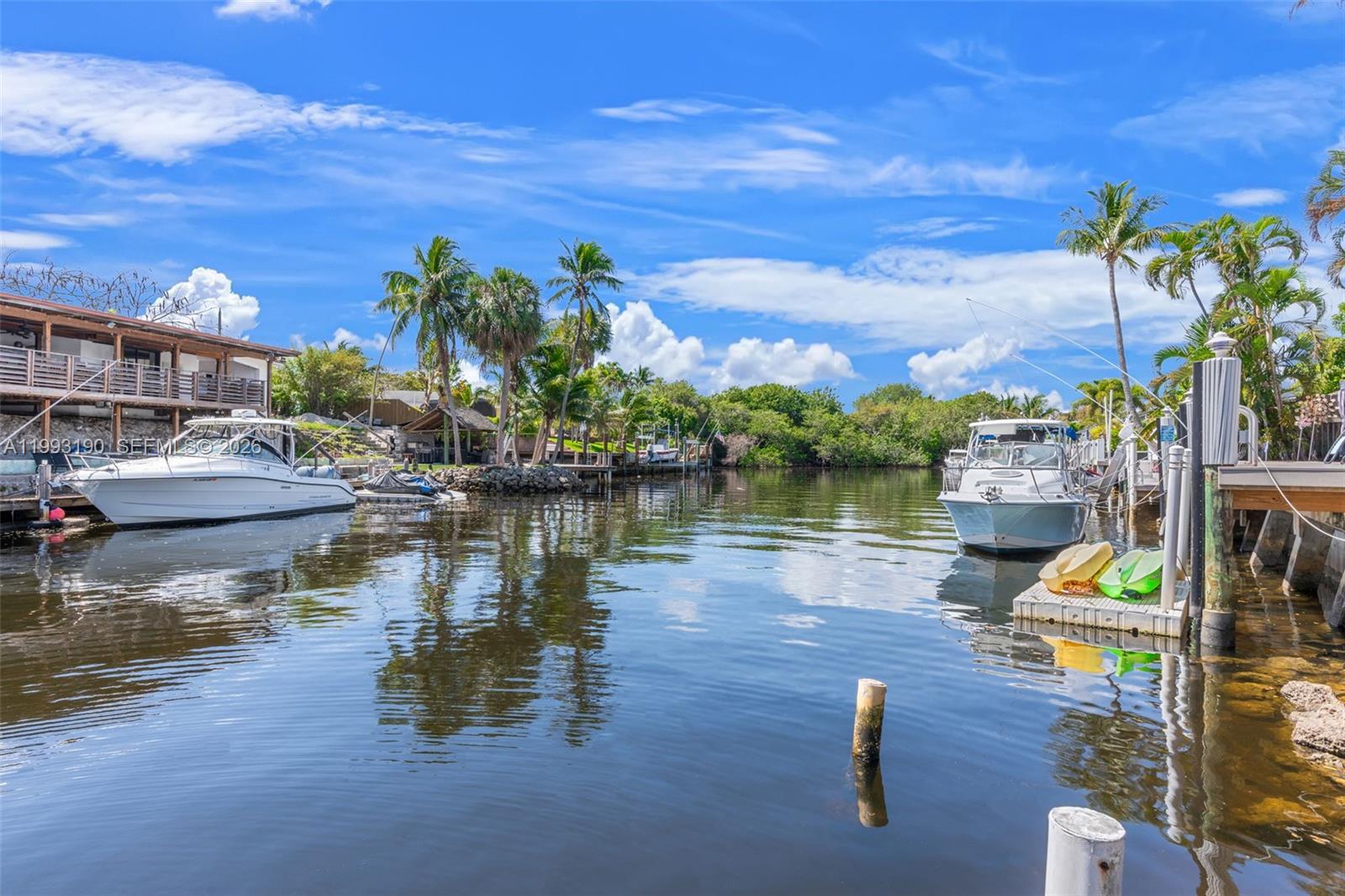 TWIN OAKS - Residential