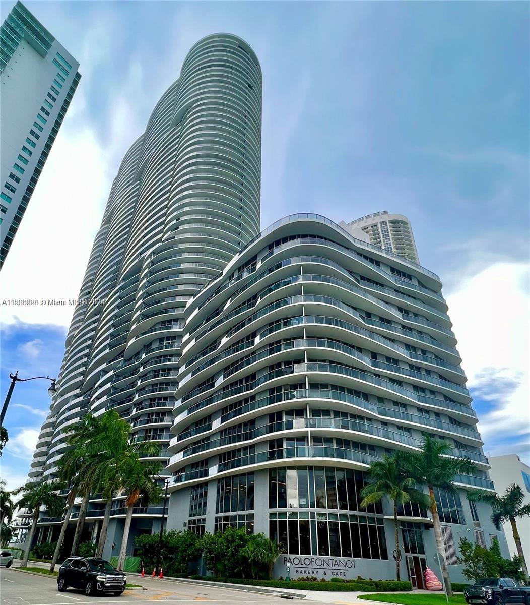 ARIA ON THE BAY CONDO - Residential