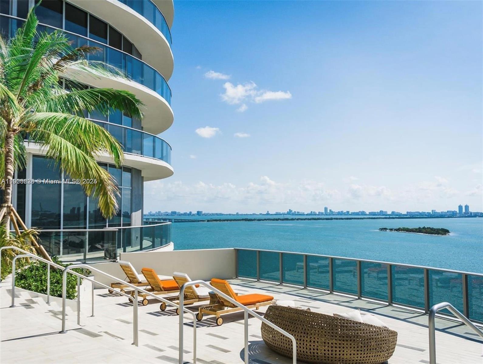 ARIA ON THE BAY CONDO - Residential