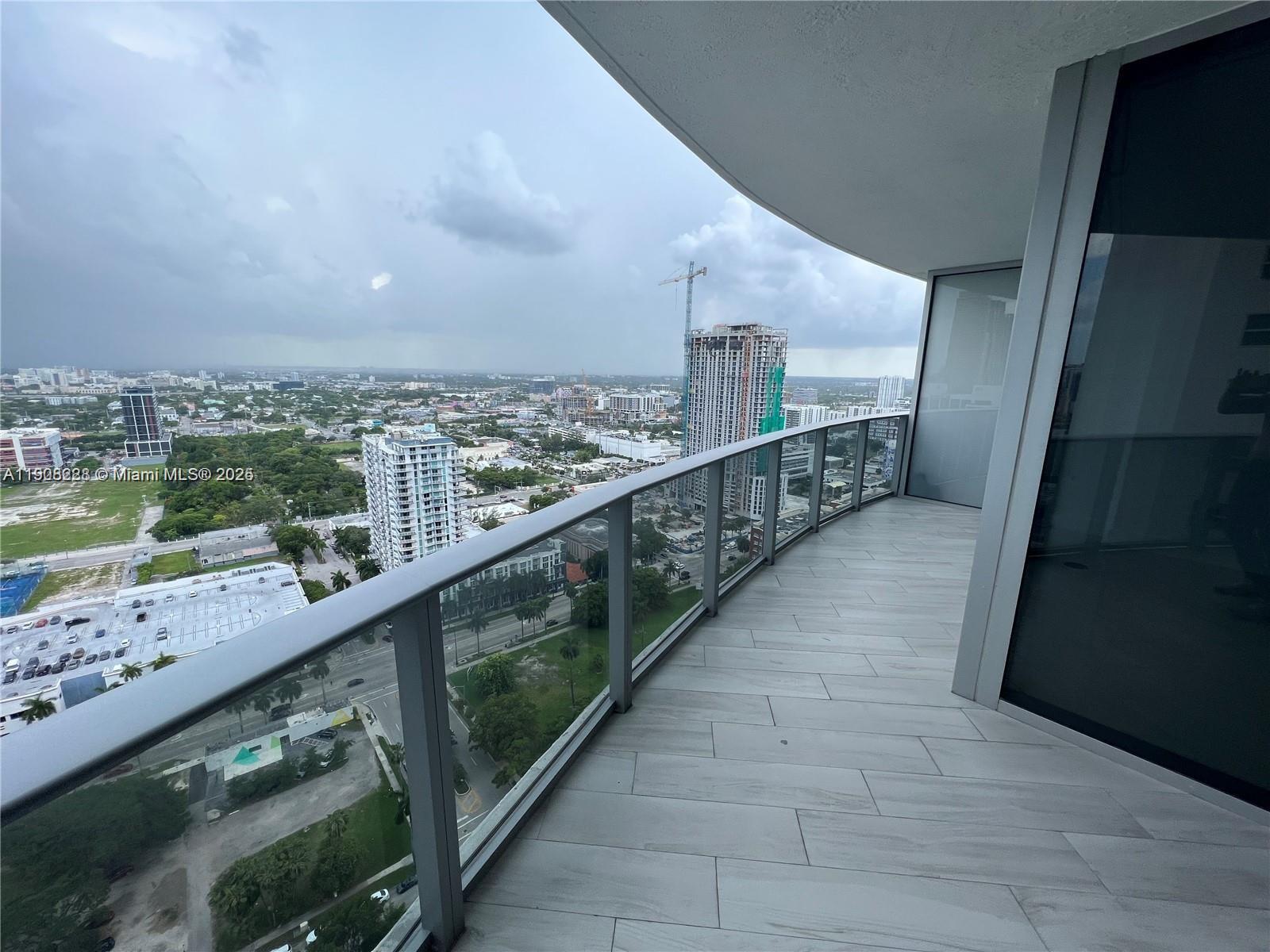 ARIA ON THE BAY CONDO - Residential