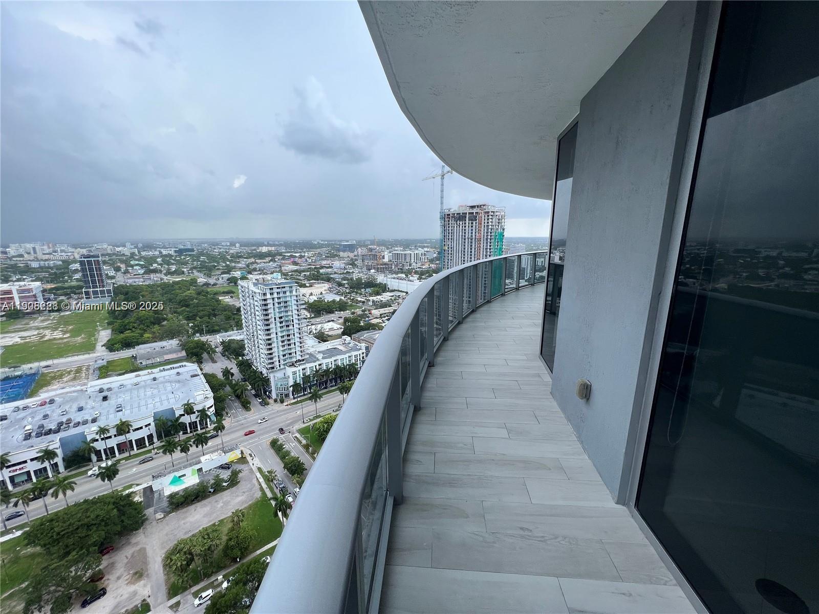 ARIA ON THE BAY CONDO - Residential