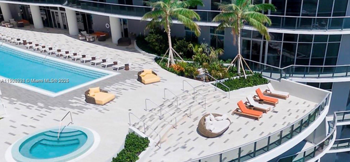 ARIA ON THE BAY CONDO - Residential