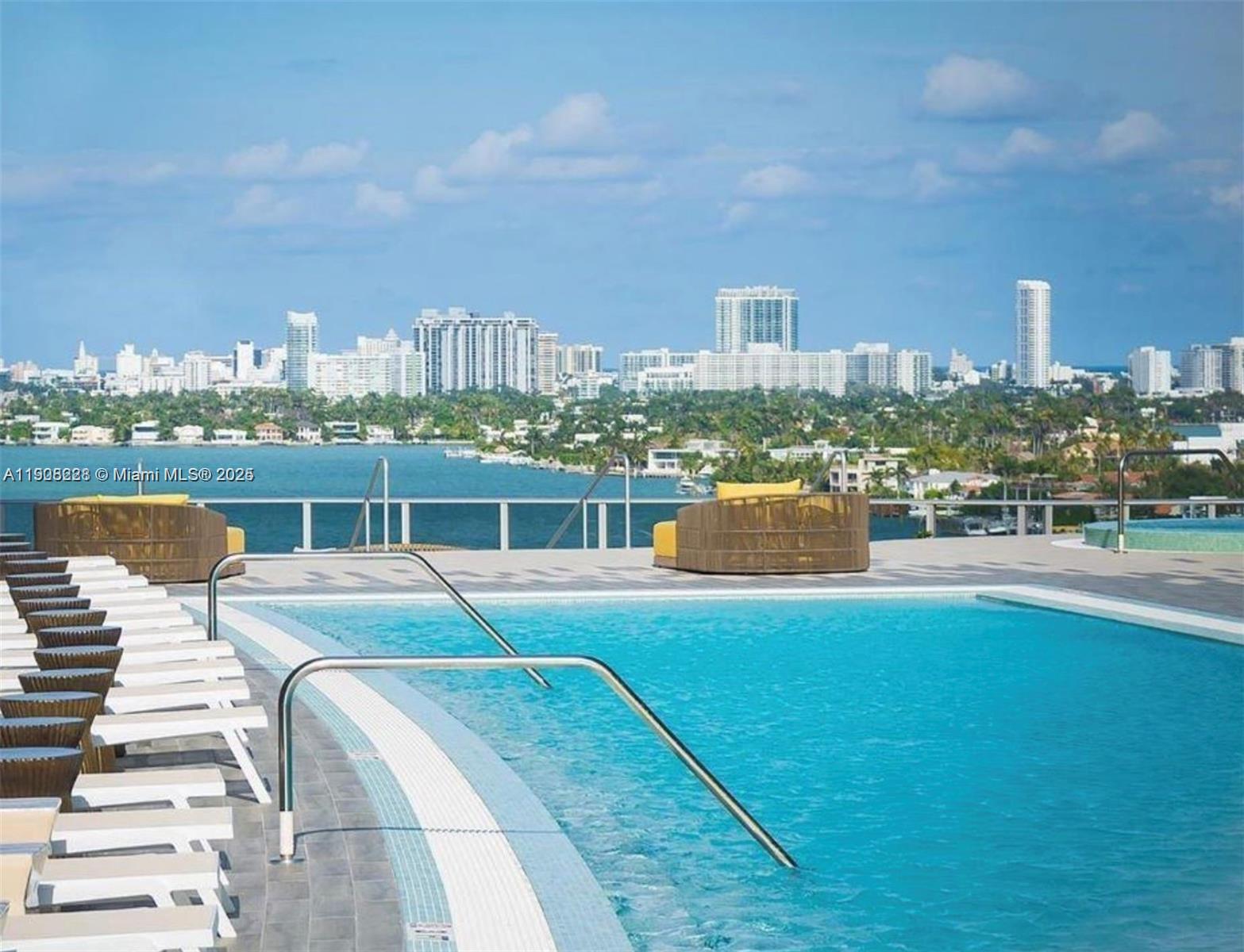 ARIA ON THE BAY CONDO - Residential