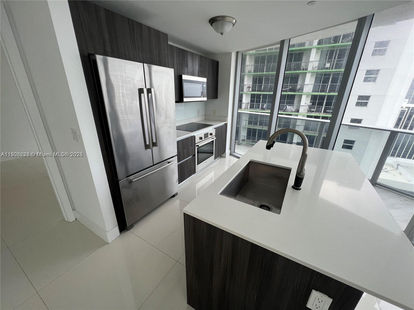 ARIA ON THE BAY CONDO - Residential