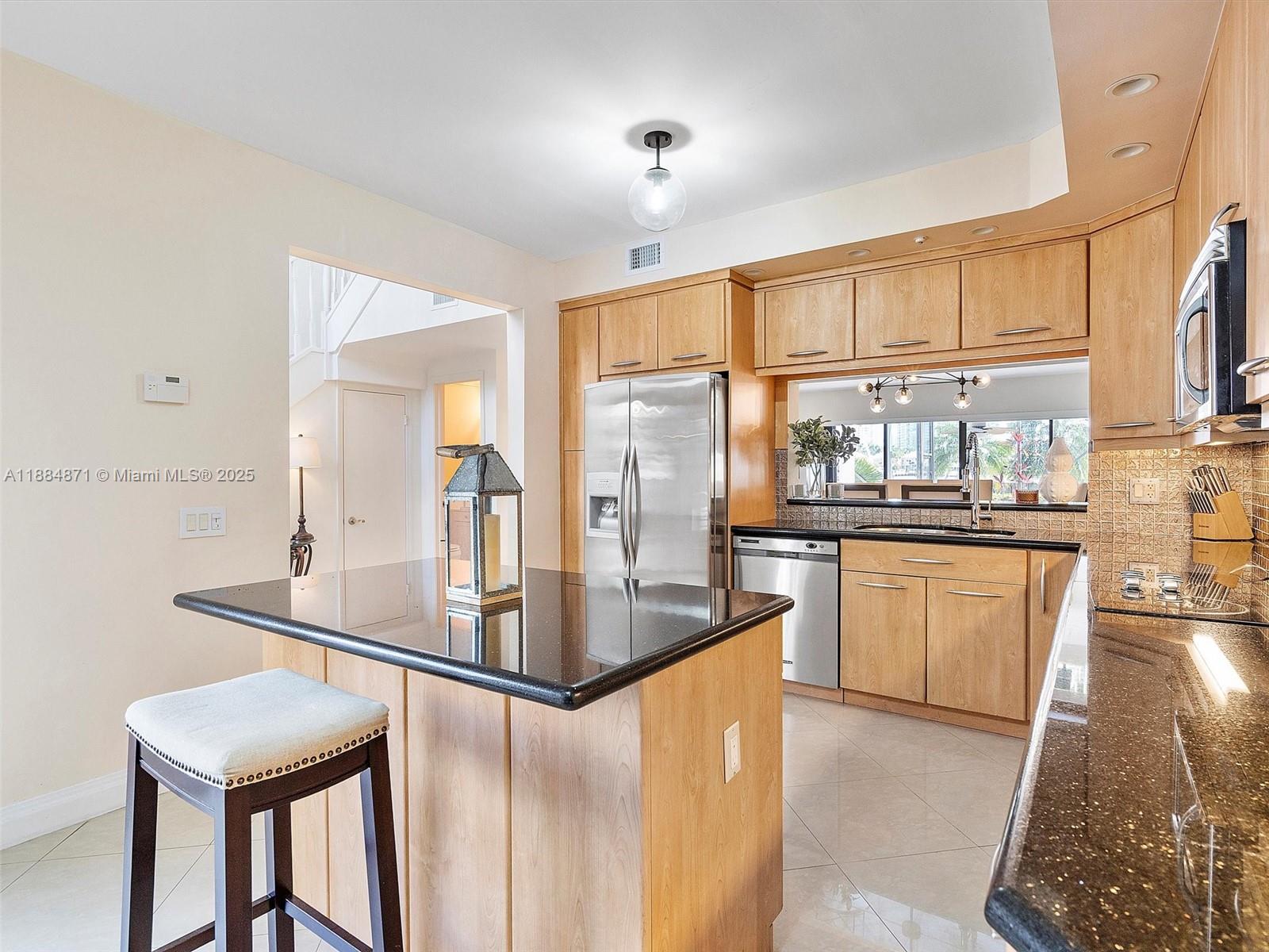 TOWNHOMES OF PORTSVIEW CO - Residential Lease