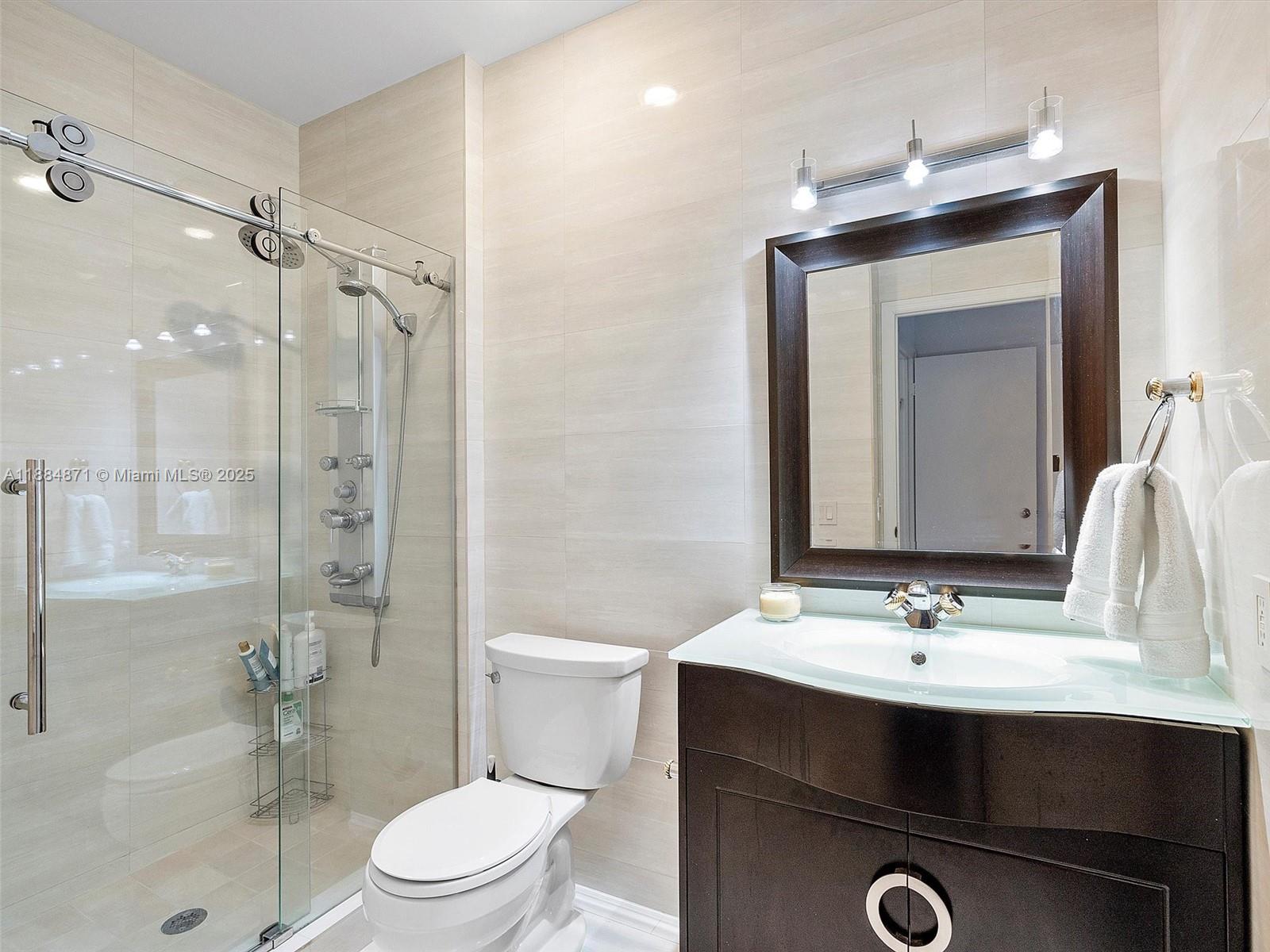 TOWNHOMES OF PORTSVIEW CO - Residential Lease