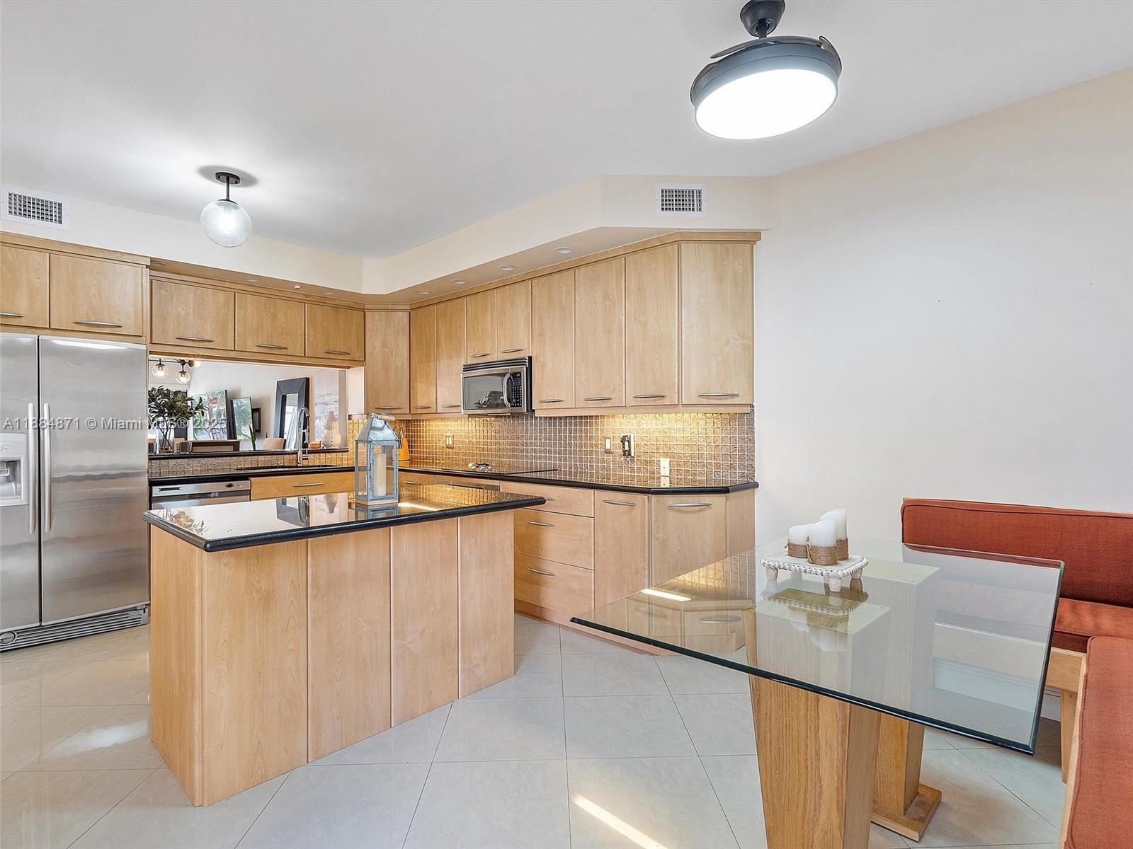 TOWNHOMES OF PORTSVIEW CO - Residential Lease