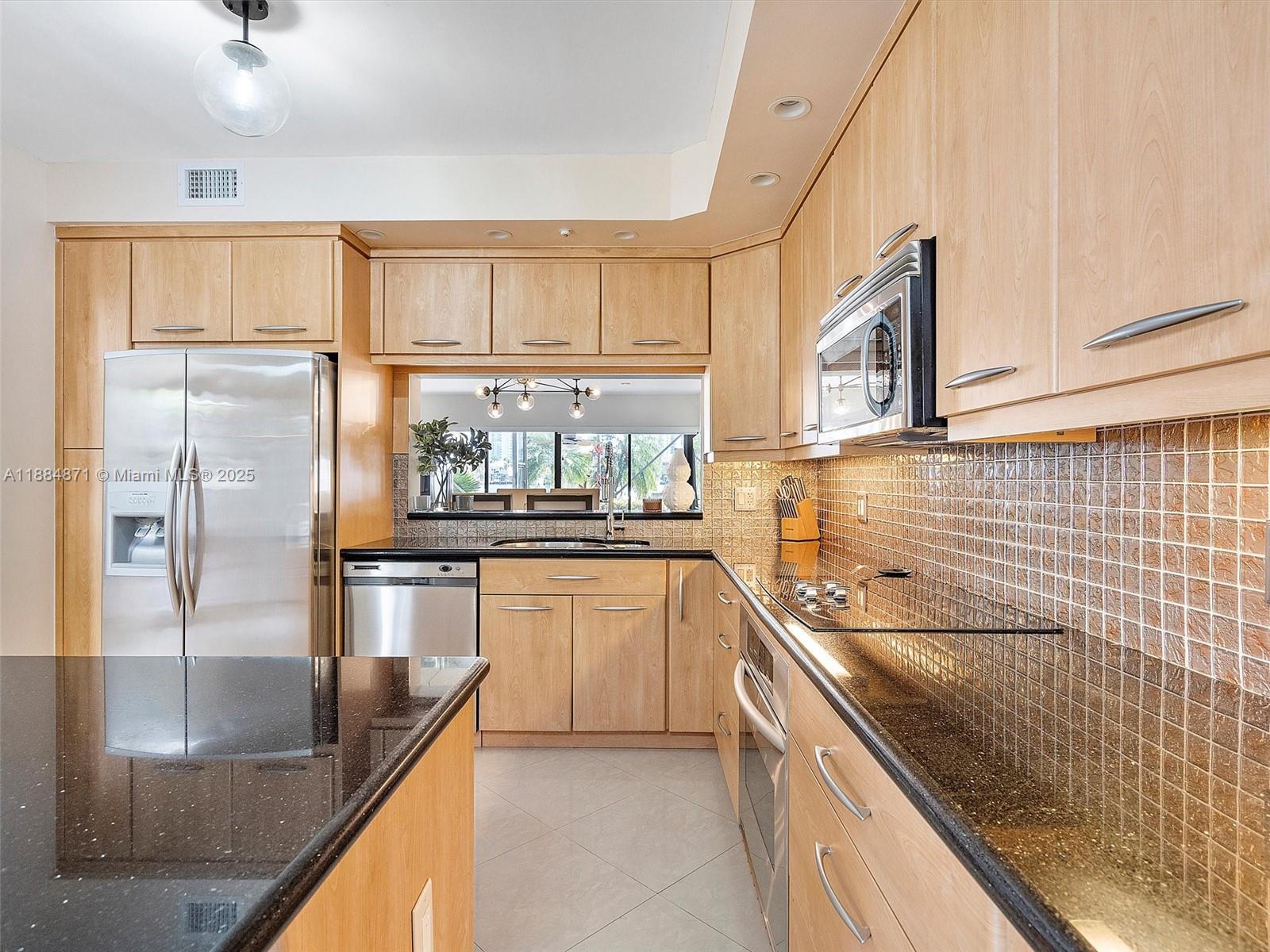 TOWNHOMES OF PORTSVIEW CO - Residential Lease