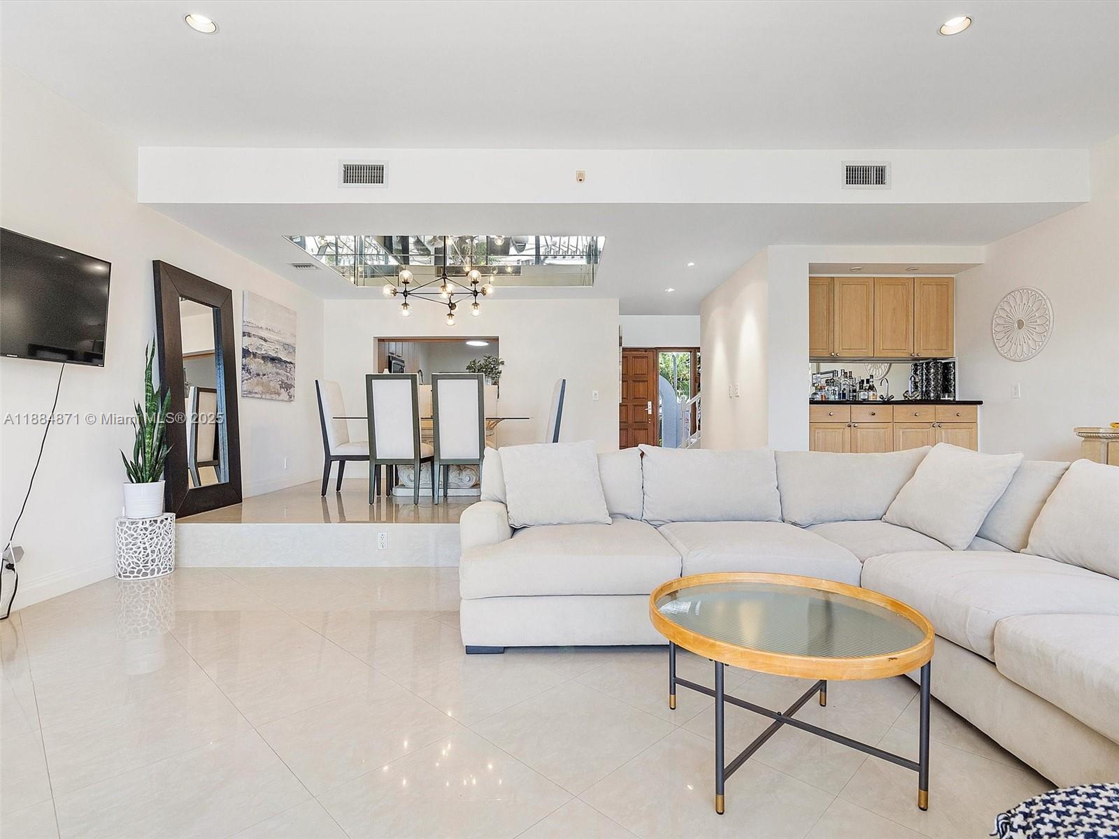 TOWNHOMES OF PORTSVIEW CO - Residential Lease