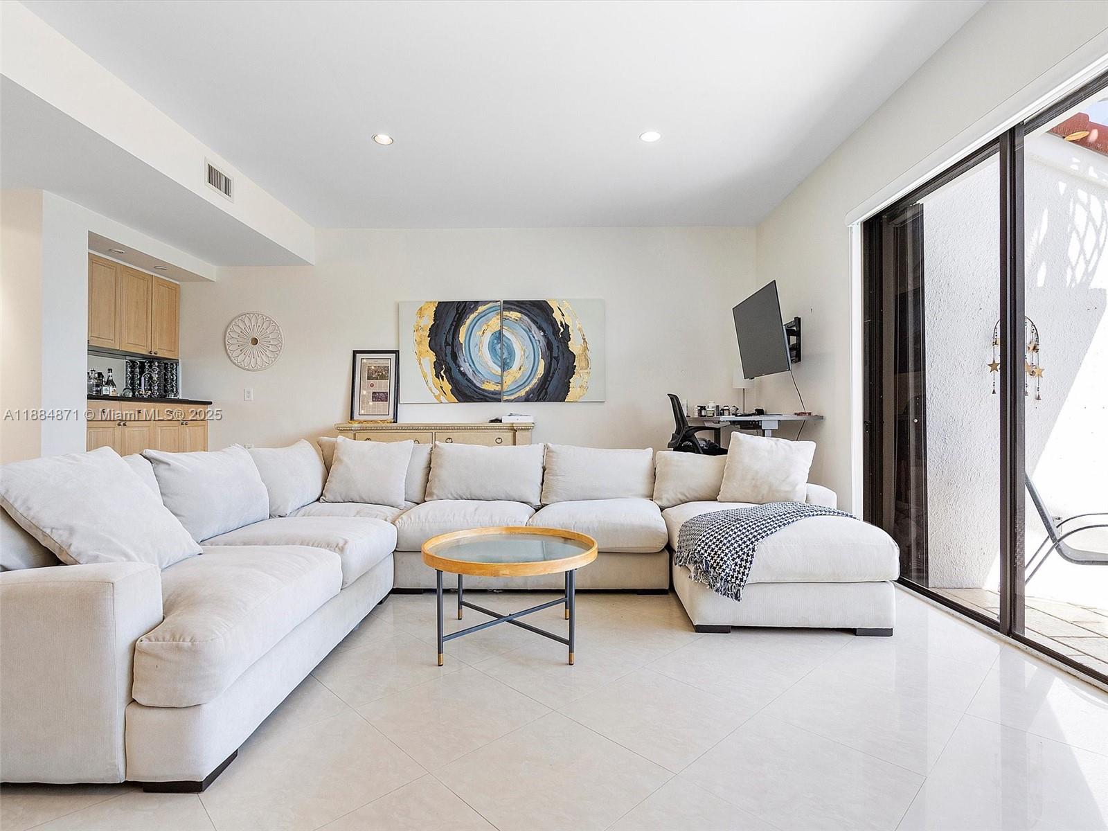 TOWNHOMES OF PORTSVIEW CO - Residential Lease