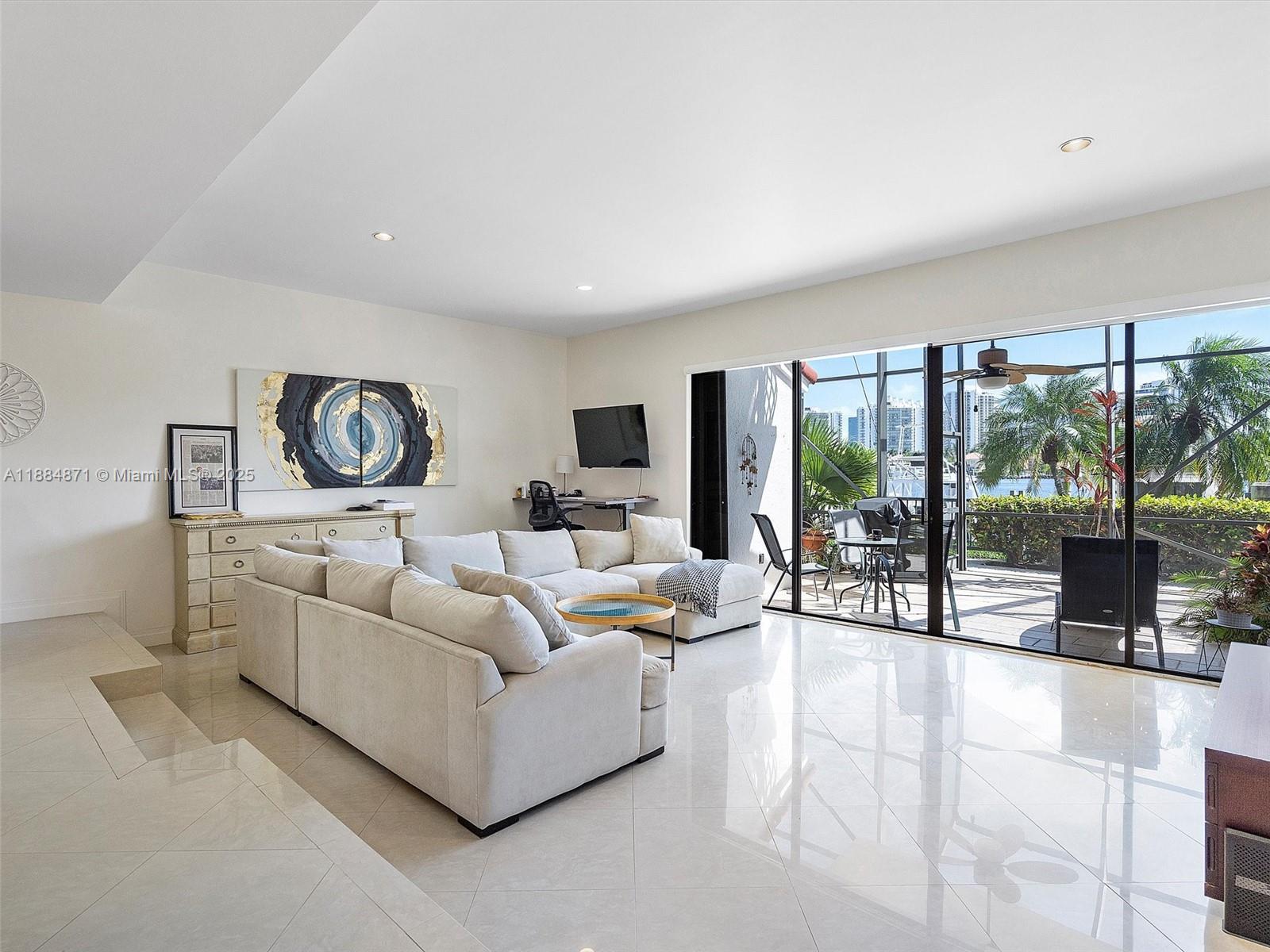 TOWNHOMES OF PORTSVIEW CO - Residential Lease