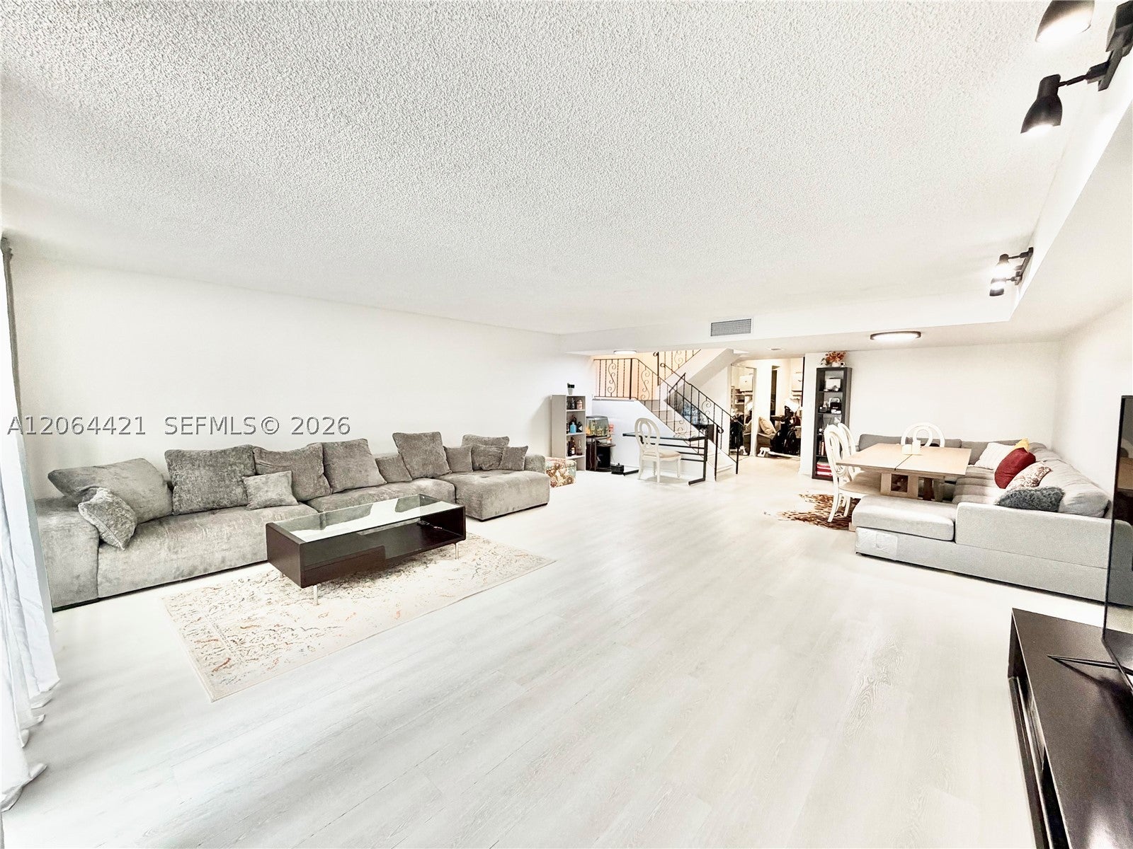 2203 NE 7th St 14