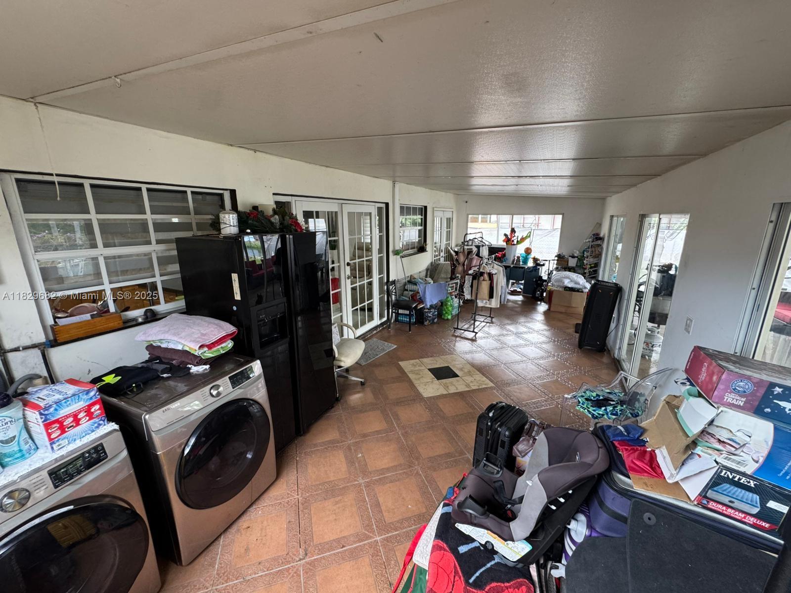 ROYALEGREEN TOWNHOUSE SE - Residential