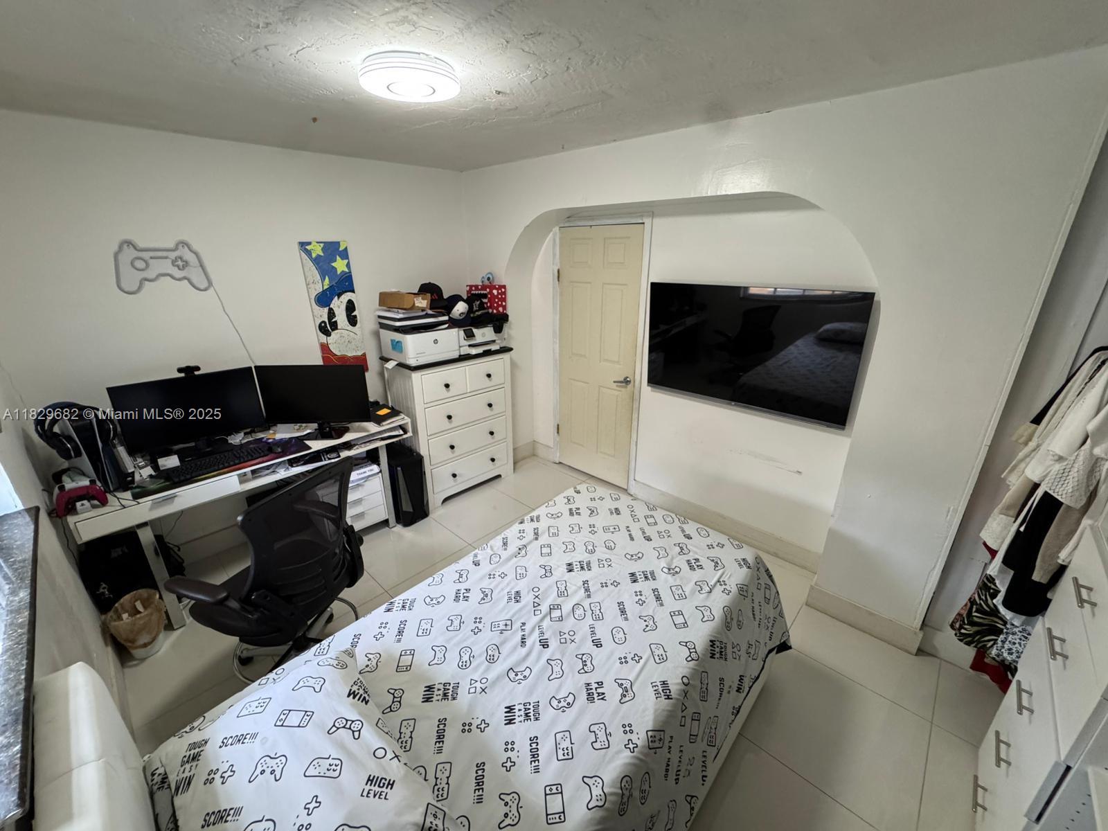 ROYALEGREEN TOWNHOUSE SE - Residential