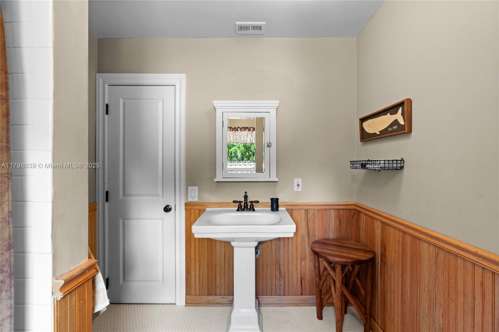 BIG PINE ESTS - Residential