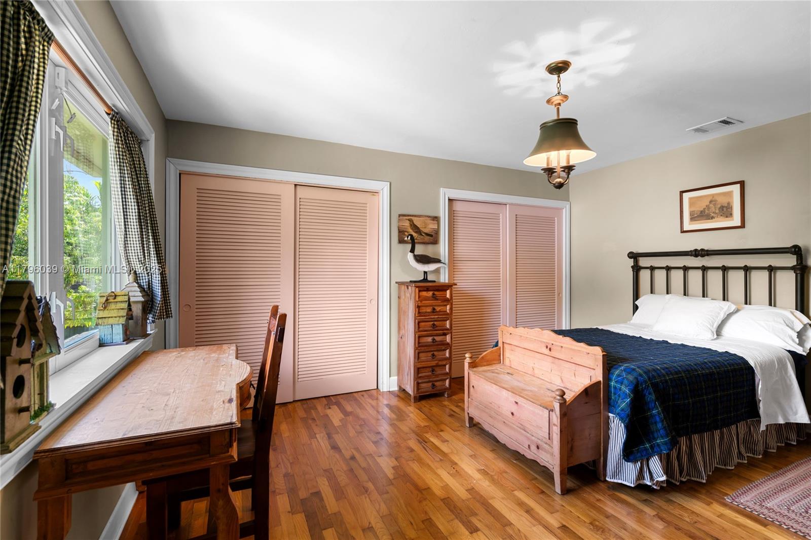 BIG PINE ESTS - Residential