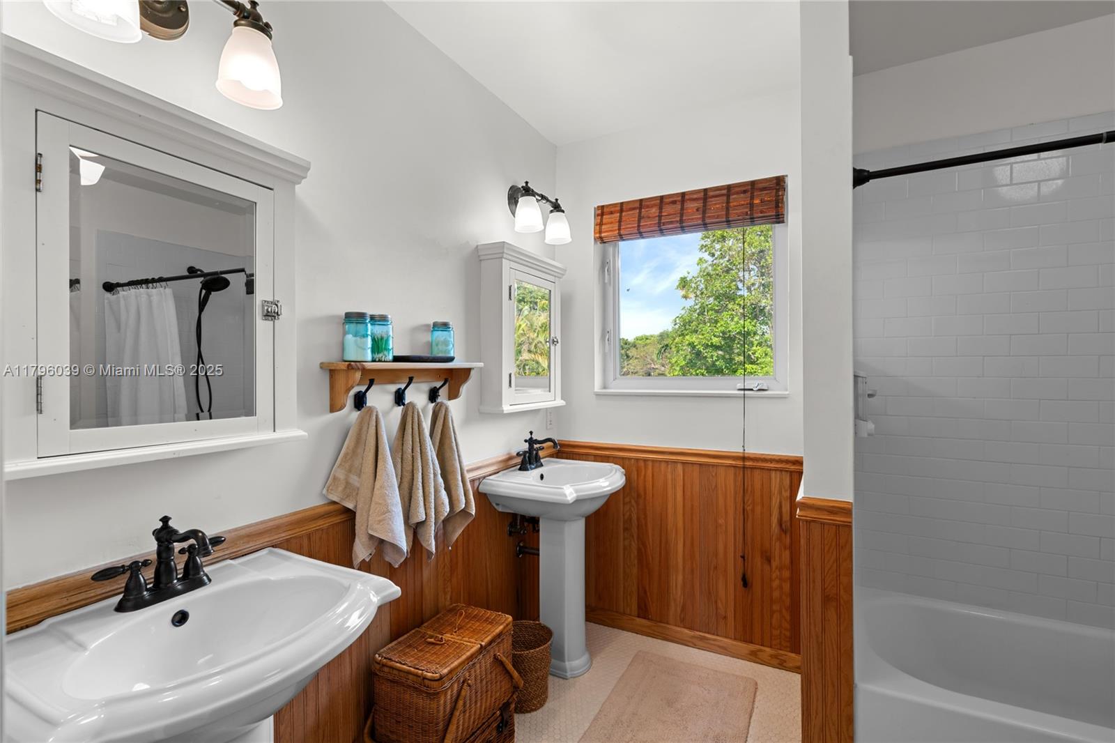 BIG PINE ESTS - Residential