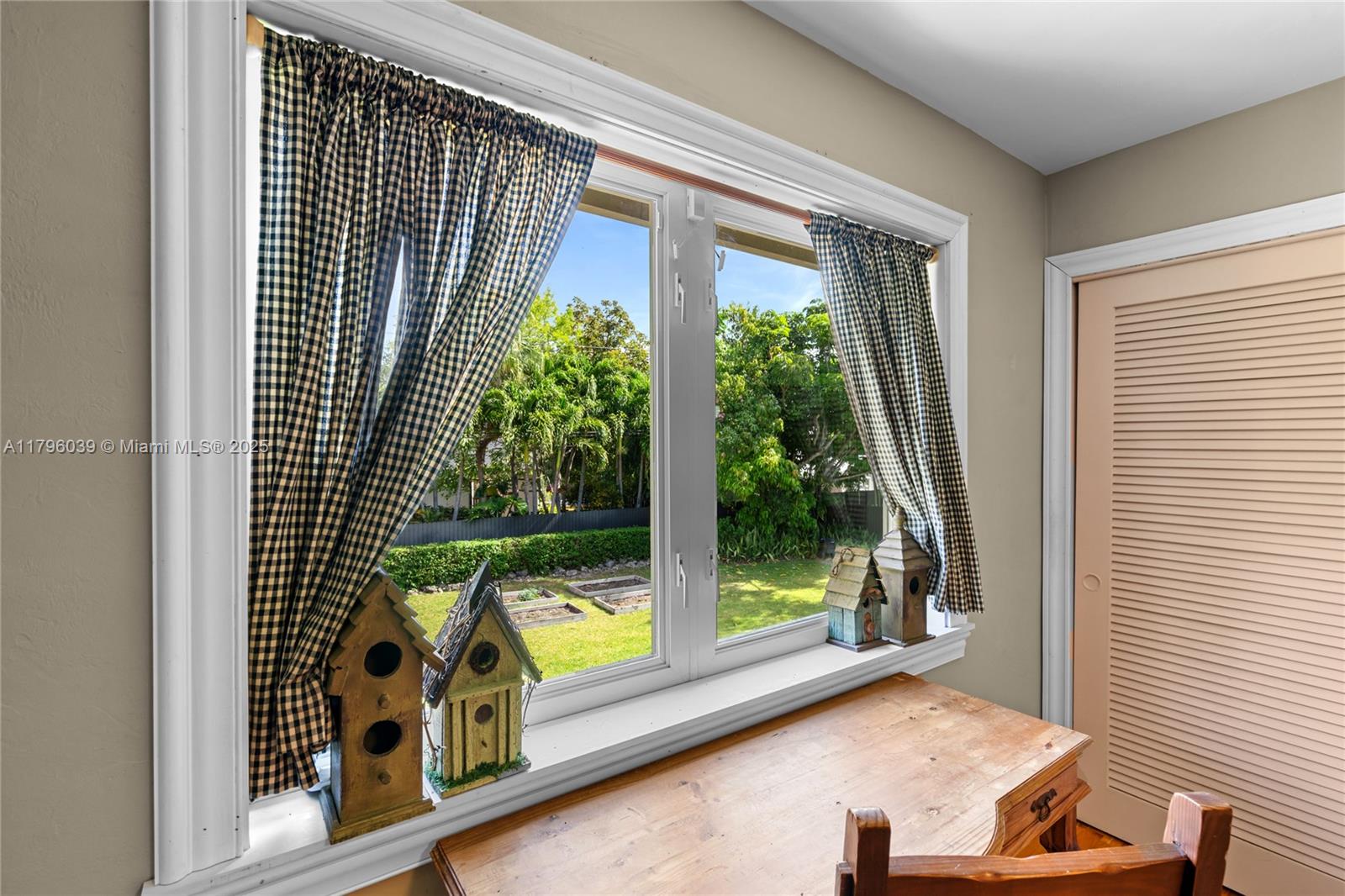 BIG PINE ESTS - Residential