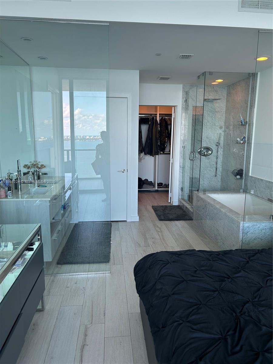 GRAN PARAISO CONDO - Residential Lease