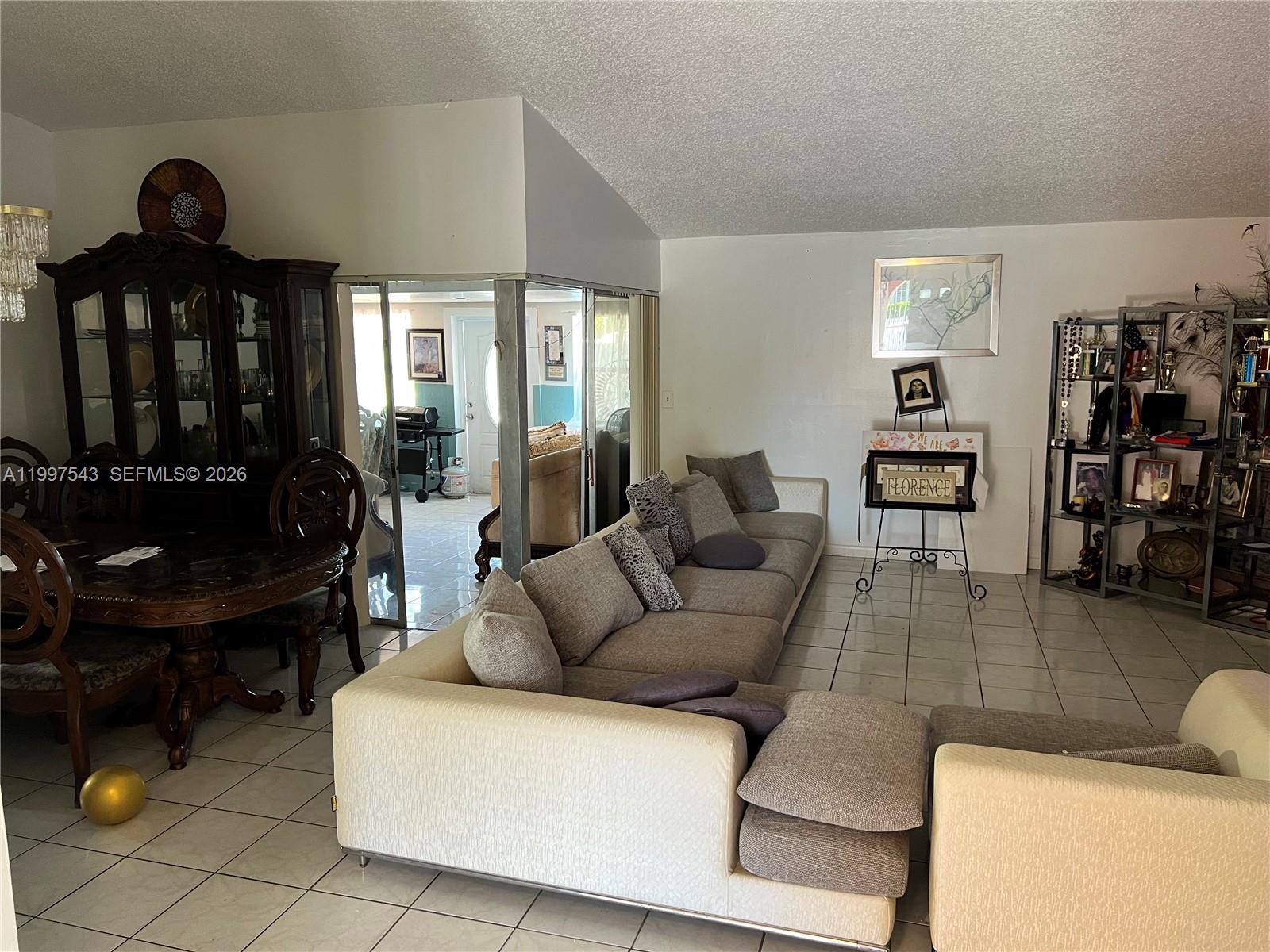 MEADOW WOOD MANOR SEC 7 - Residential