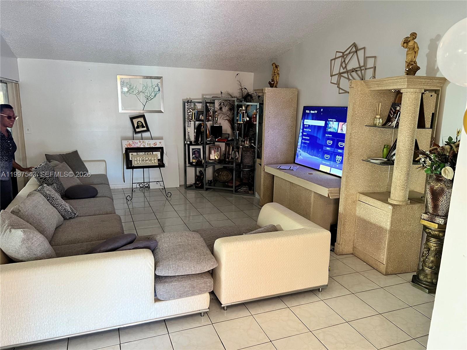MEADOW WOOD MANOR SEC 7 - Residential