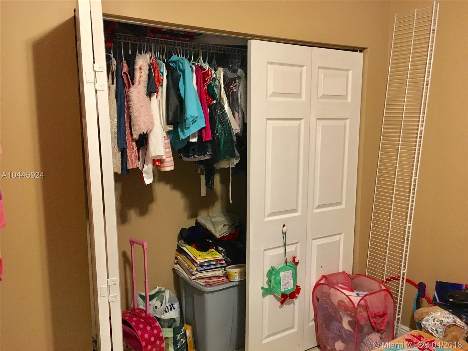 THE VILLAS AT SNAPPER VIL - Residential