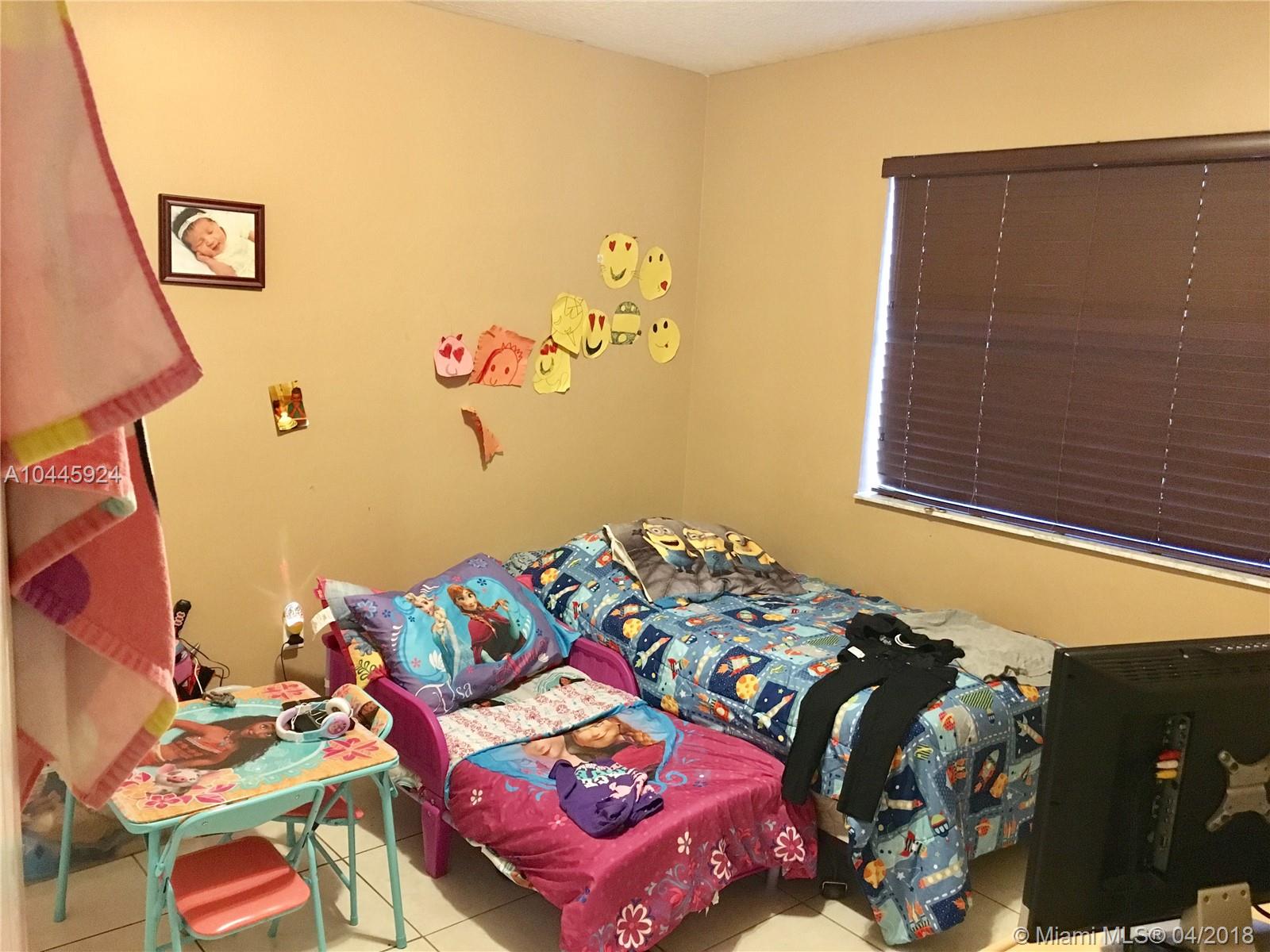 THE VILLAS AT SNAPPER VIL - Residential