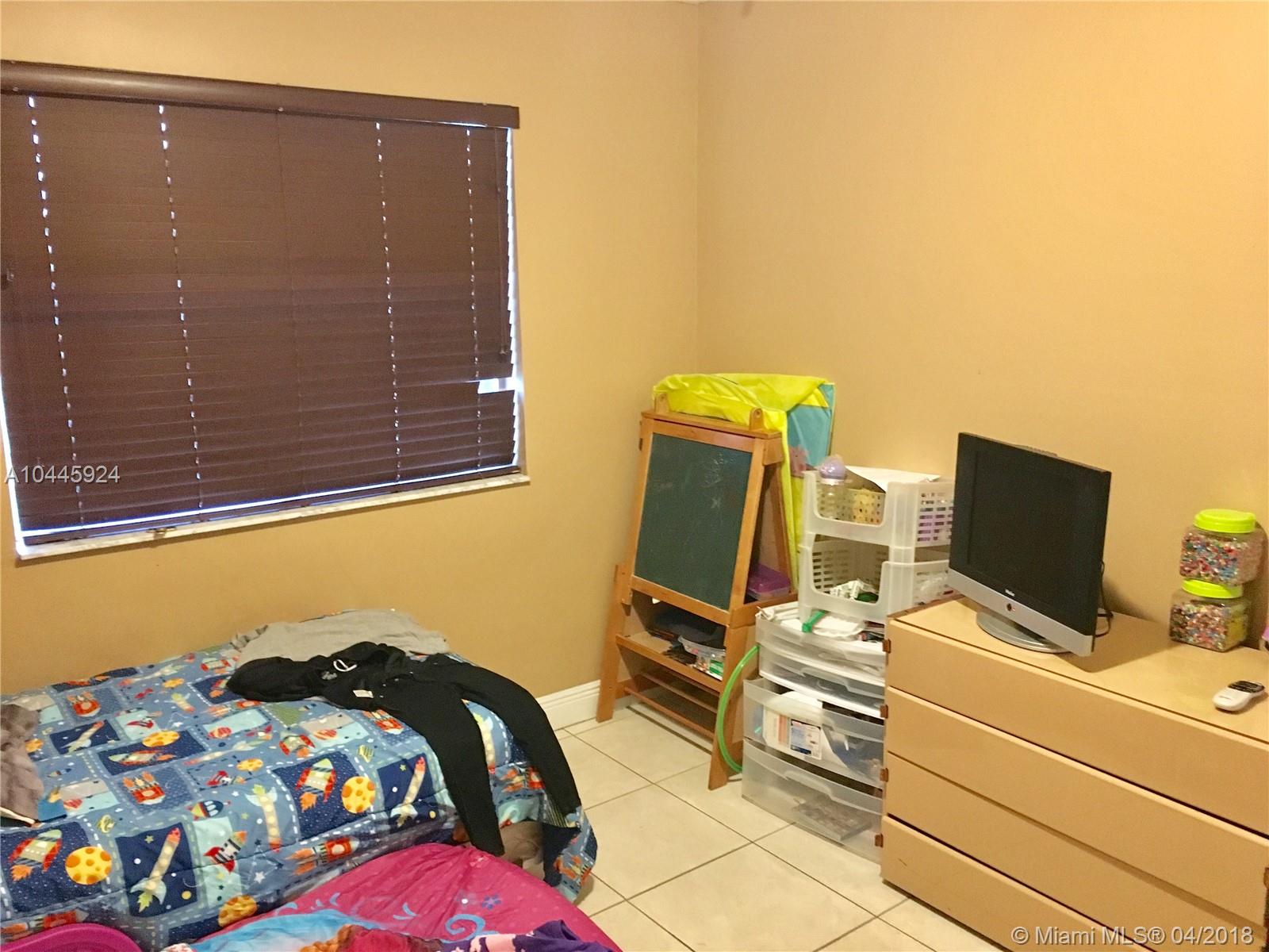 THE VILLAS AT SNAPPER VIL - Residential