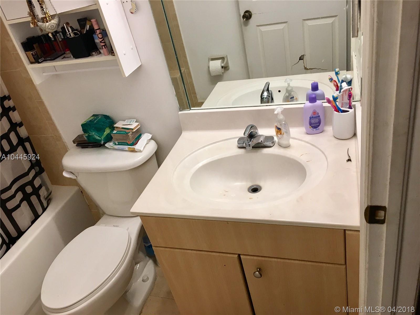 THE VILLAS AT SNAPPER VIL - Residential