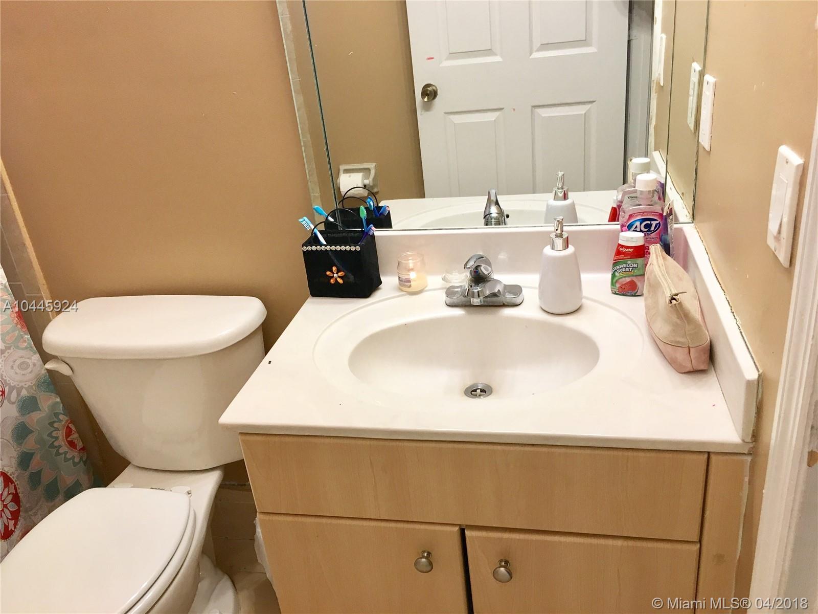 THE VILLAS AT SNAPPER VIL - Residential