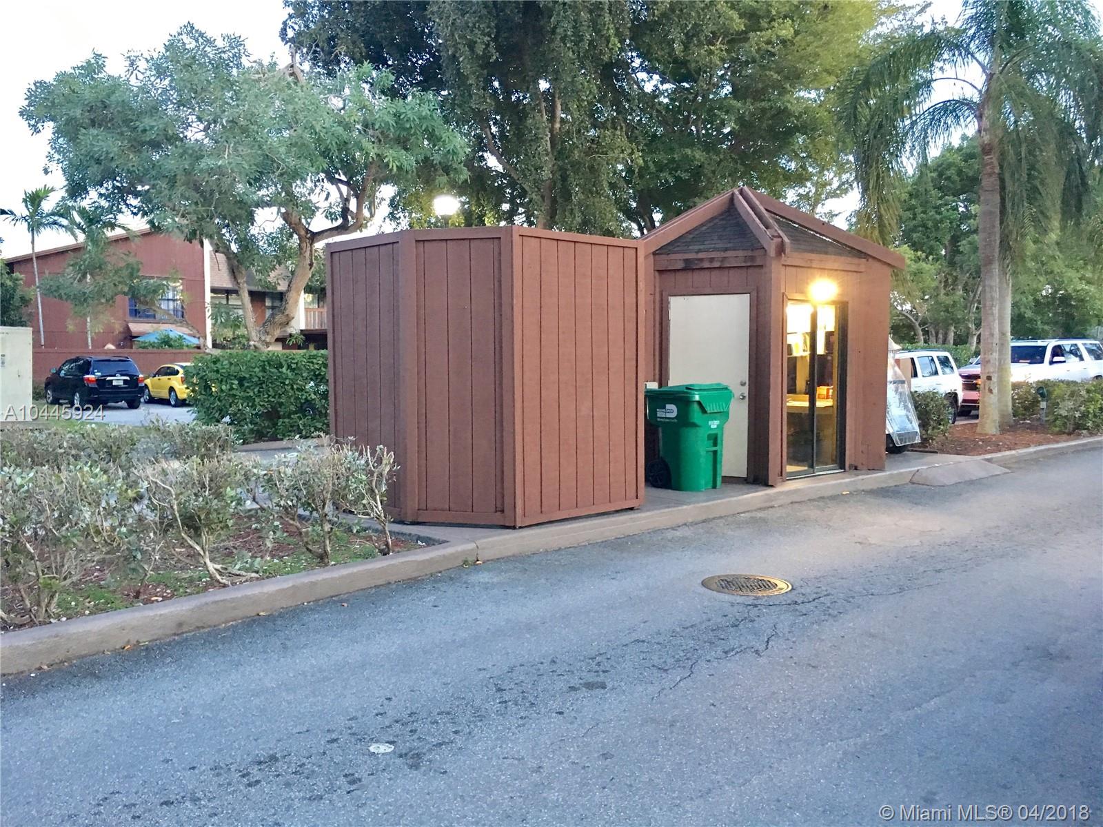 THE VILLAS AT SNAPPER VIL - Residential