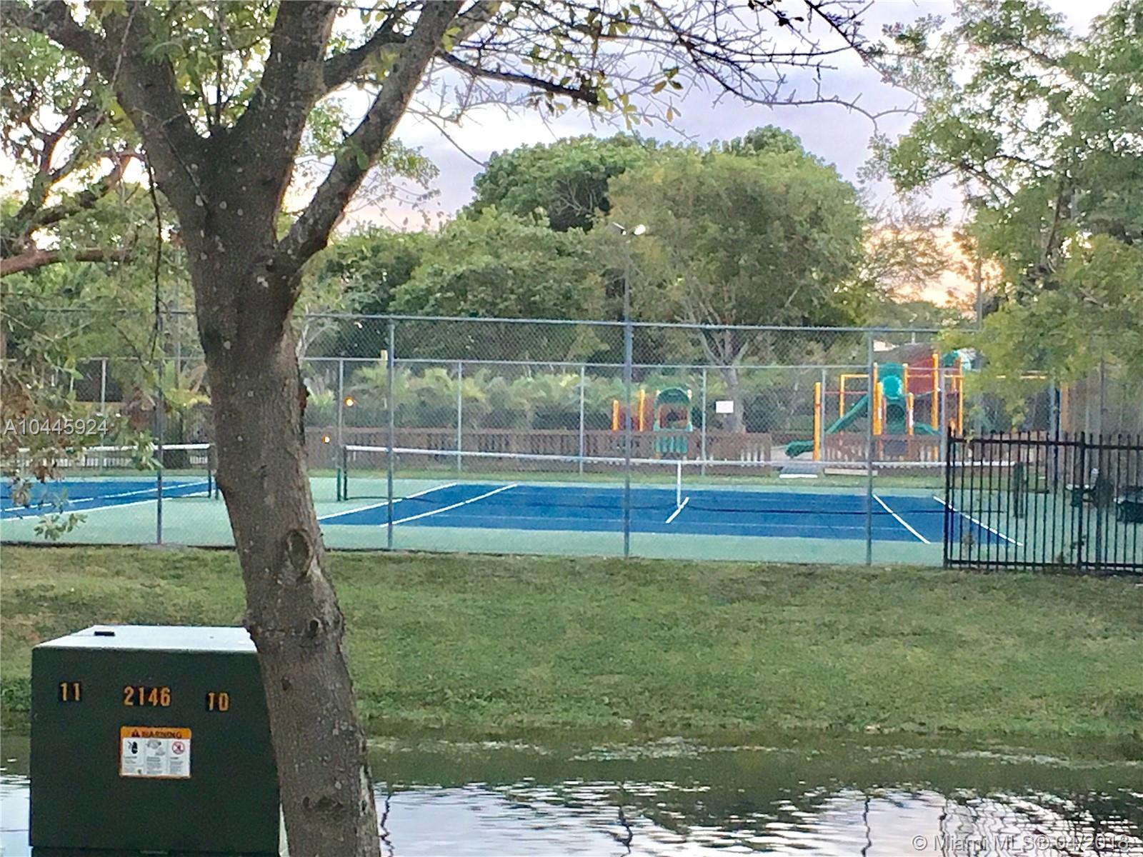 THE VILLAS AT SNAPPER VIL - Residential