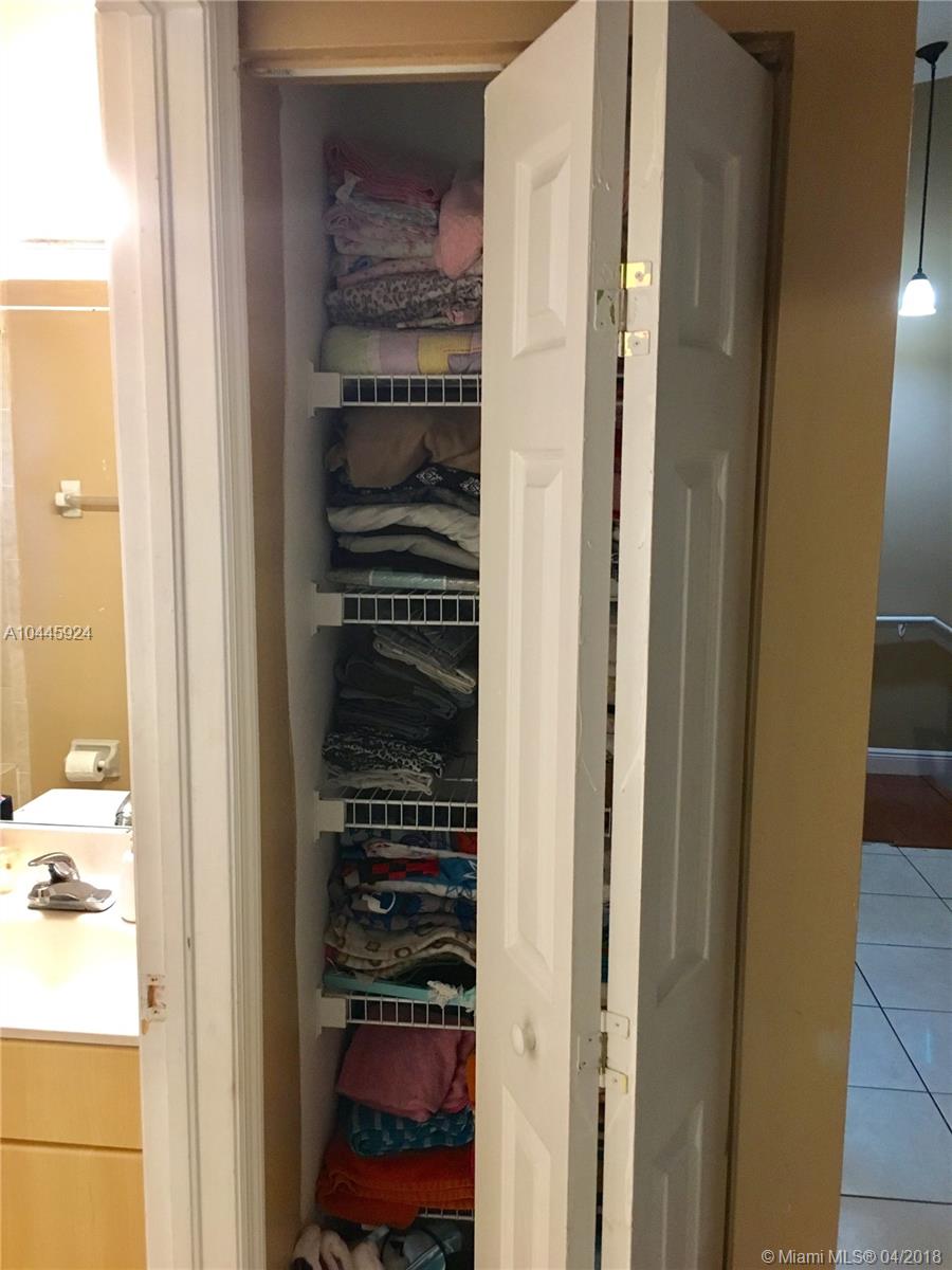 THE VILLAS AT SNAPPER VIL - Residential