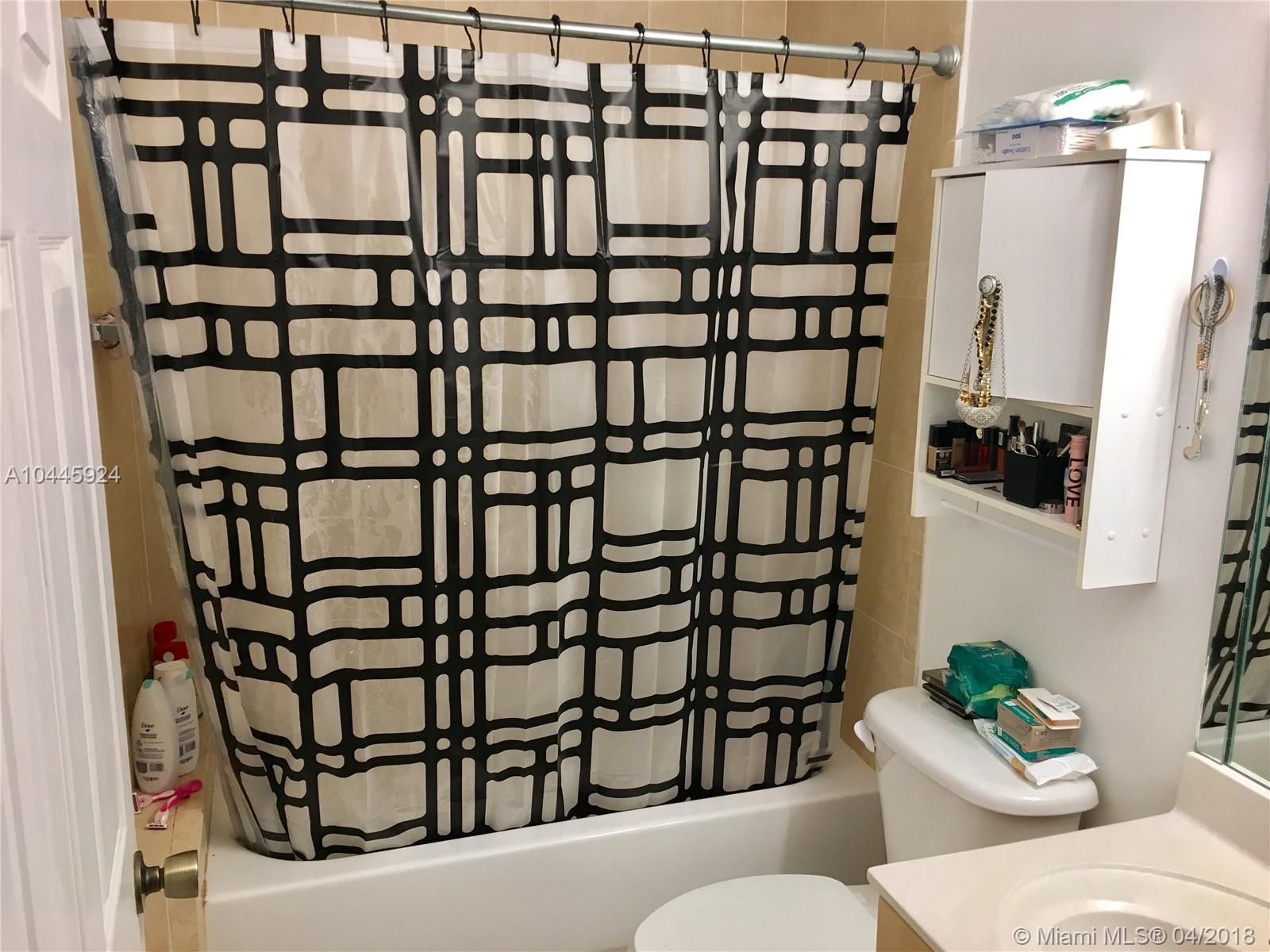 THE VILLAS AT SNAPPER VIL - Residential