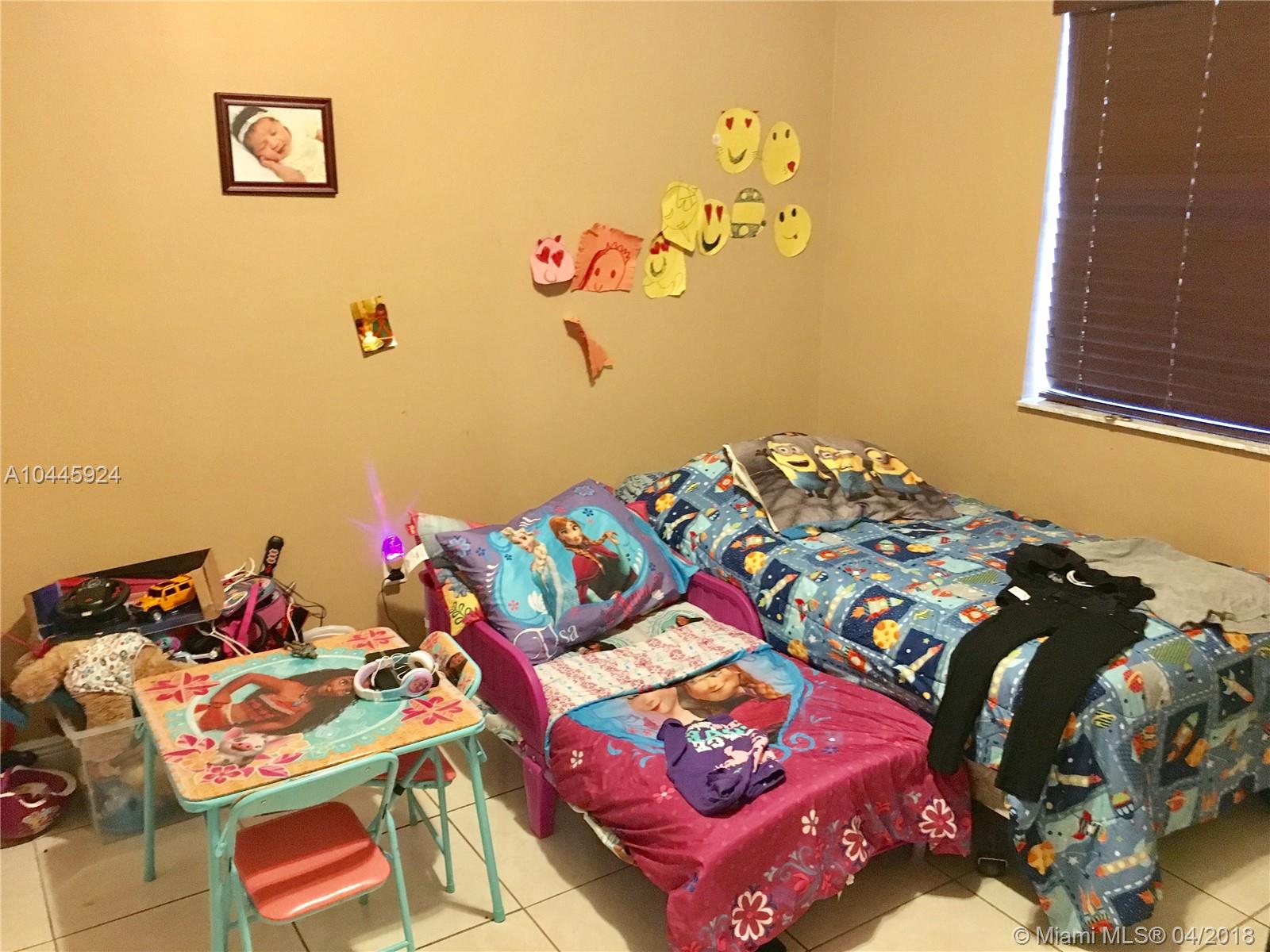 THE VILLAS AT SNAPPER VIL - Residential