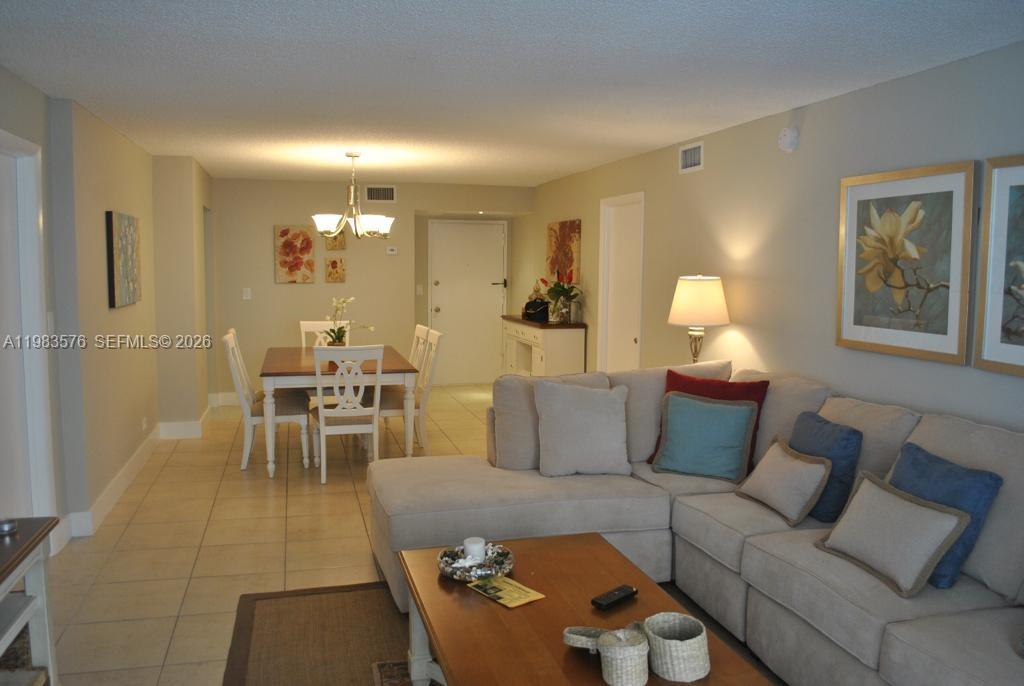 6039 Collins Ave 1006