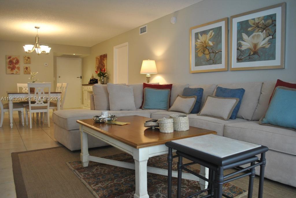 6039 Collins Ave 1006