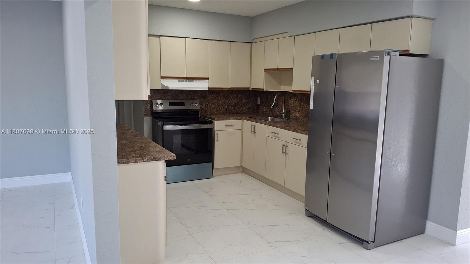 HIALEAH 14 ADDN - Residential Lease