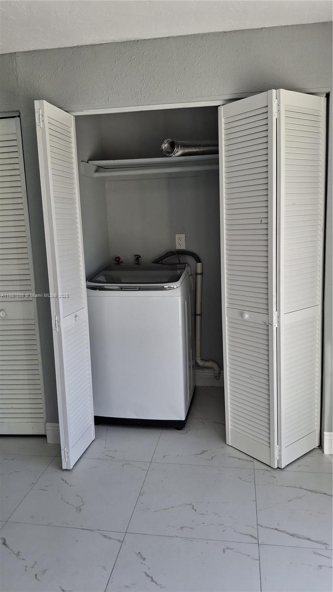 HIALEAH 14 ADDN - Residential Lease