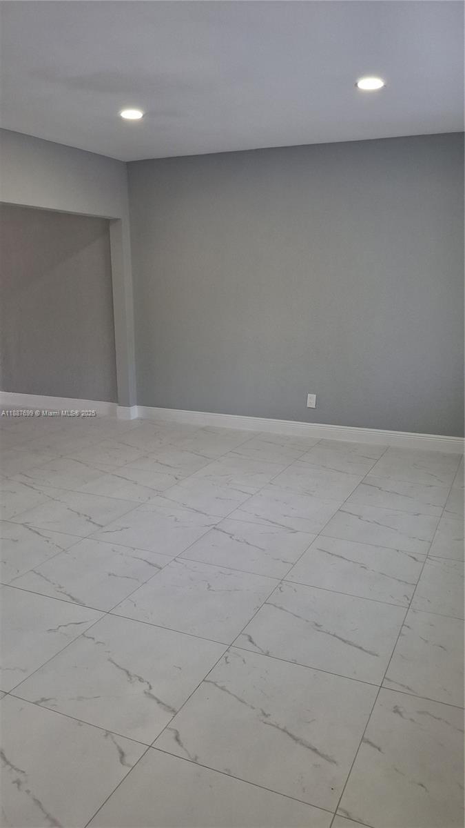 HIALEAH 14 ADDN - Residential Lease